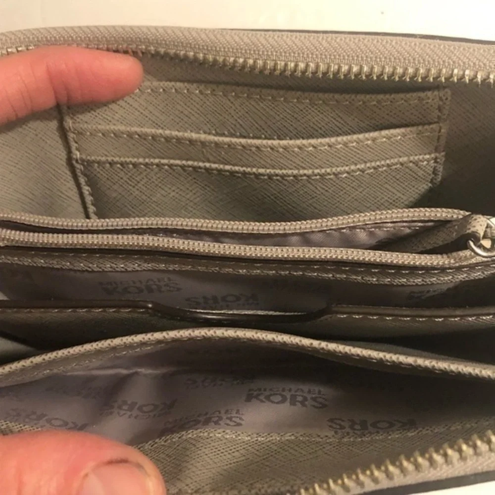 Michael kors gray leather zipper clutch wallet